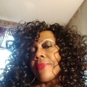 Meet your Posher, Joyce